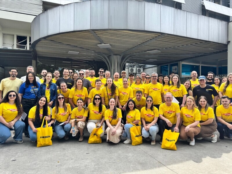 Coral da Farben leva música e emoção ao Hospital São José em Criciúma