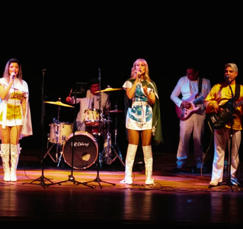  Nova Veneza recebe tributo a Elvis & ABBA