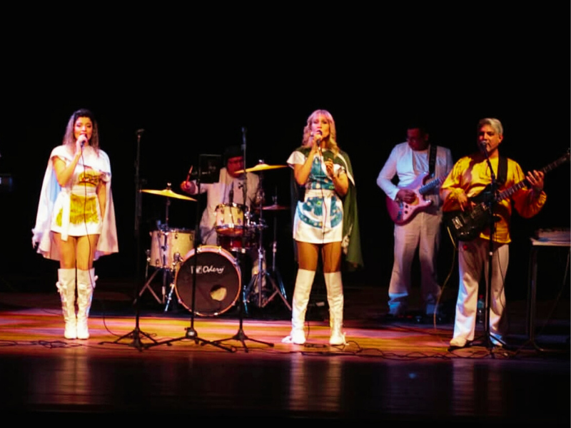  Nova Veneza recebe tributo a Elvis & ABBA