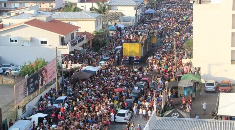 'Prepara Verão' Laguna 2025 com trio elétrico e shows gratuitos