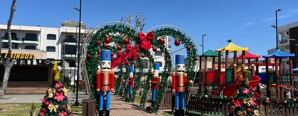 Balneário Arroio do Silva celebra Natal com desfile e Chegada do Papai Noel