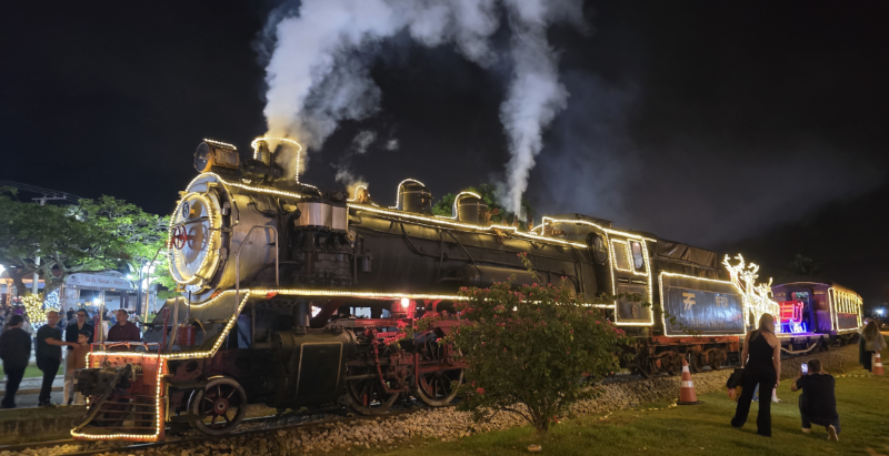Chegada do Expresso Natalino emociona público em Morro da Fumaça