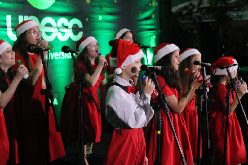 Cantata de Luz transforma a Unesc em palco de celebração natalina