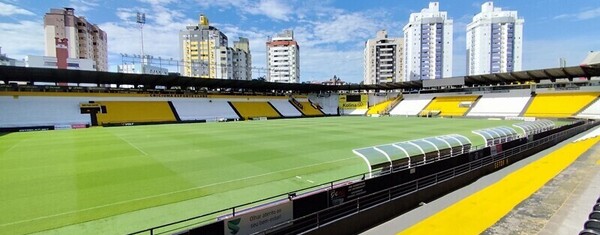 Jogo solidário reúne ex-atletas do Criciúma no Heriberto Hülse