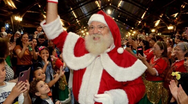 Chegada do Papai Noel e show com Anddy e Banda Torre em Siderópolis