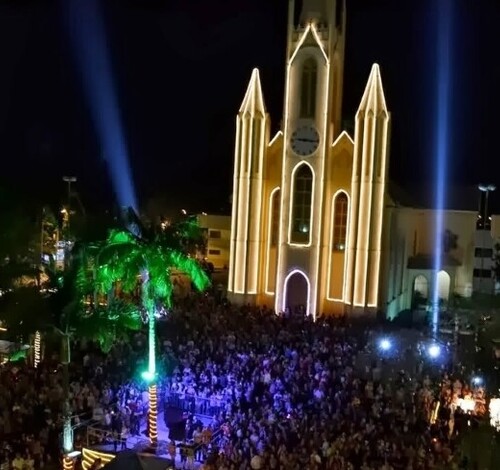 Chegada do Papai Noel, Coral Show e Matusa na abertura do Cocal Luz