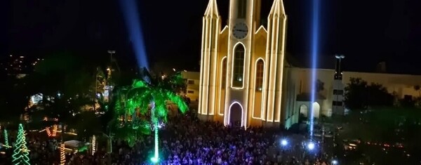 Chegada do Papai Noel, Coral Show e Matusa na abertura do Cocal Luz