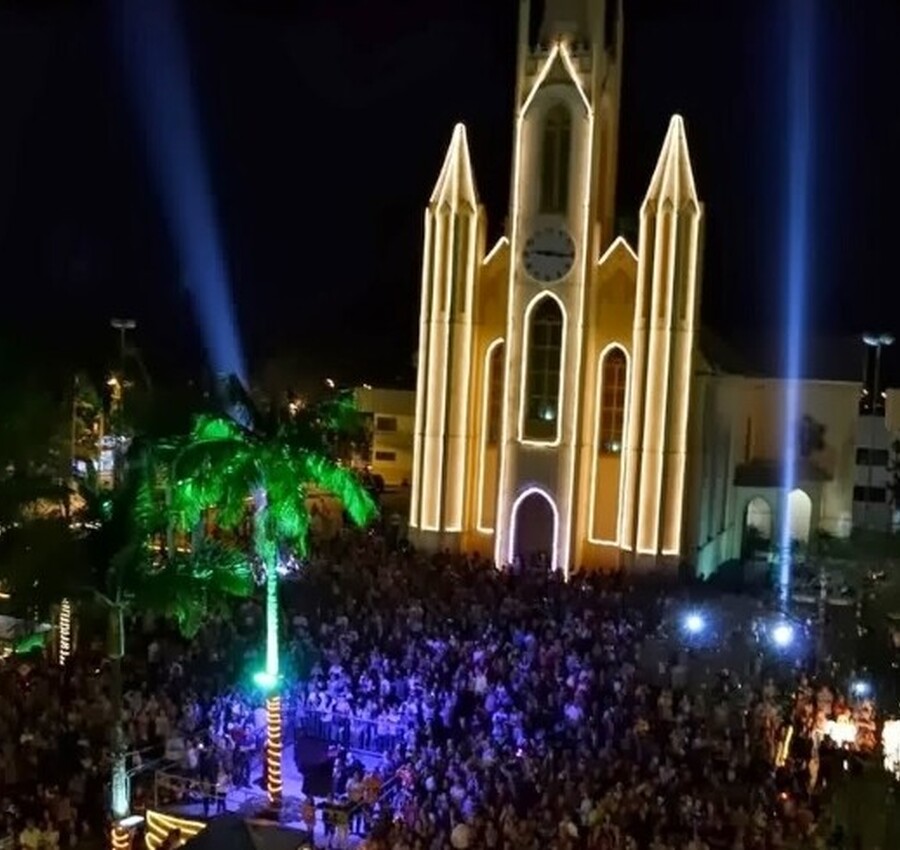 Chegada do Papai Noel, Coral Show e Matusa na abertura do Cocal Luz