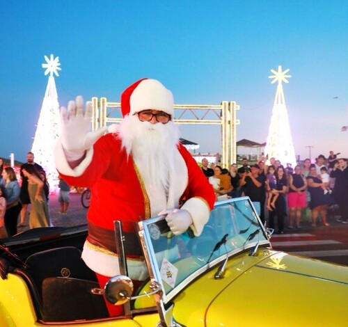 Magia do Natal encanta famílias no Balneário Rincão