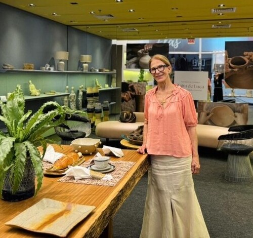 Zaira De Luca traz tradição da cerâmica japonesa para exposição em Criciúma