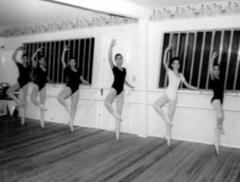 Livro resgata memórias do balé clássico em Criciúma