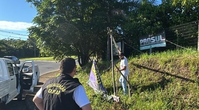Programa Calçada Livre: Criciúma reforça fiscalização e recolhe mais de 400 propagandas irregulares