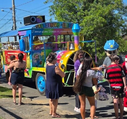 Coopercocal espalha espírito natalino com Trenzinho de Natal