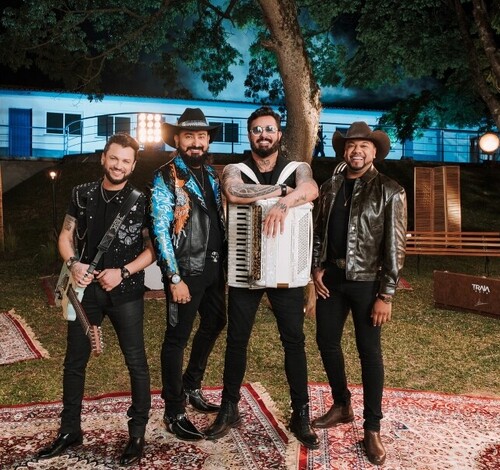 Traia Véia faz show em Balneário Rincão