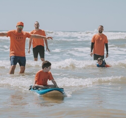 Inclusão e esporte no projeto Abba Surf em Balneário Rincão