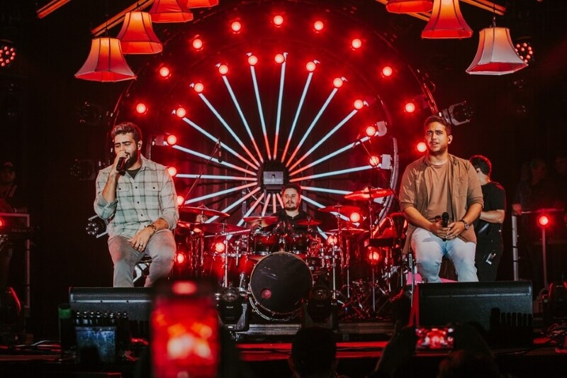 Show com Henrique & Juliano em Tubarão; saiba como participar da pré-venda promocional de ingressos