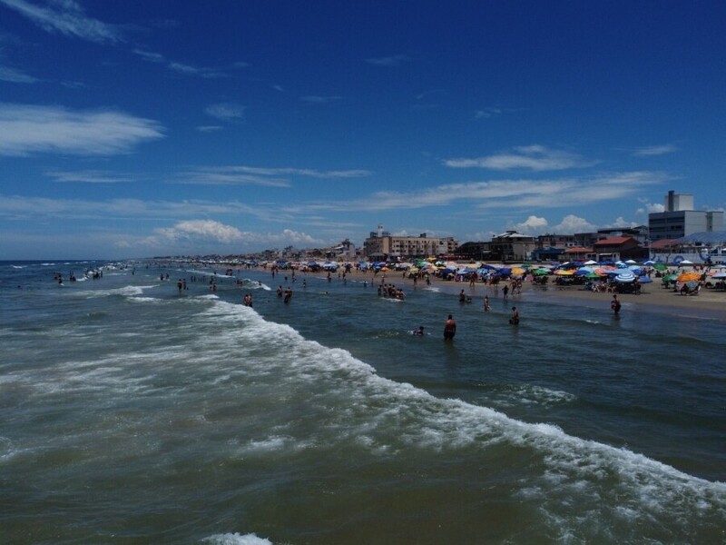 Shows com Mistura Fina, Século XX e concurso Garota da Praia em Balneário Arroio do Silva