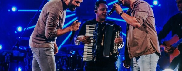 Últimas horas da pré-venda de ingressos do show de Henrique & Juliano em Tubarão