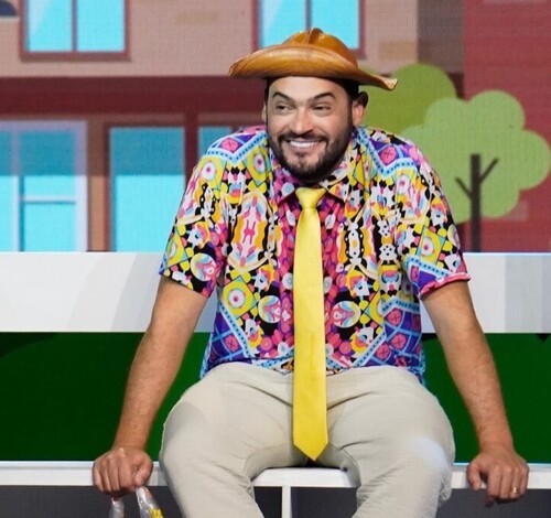 Humorista Matheus Ceará faz show em Tubarão