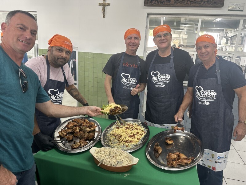 Delícias Solidárias: Almoço das Carnes Brancas no Bairro da Juventude