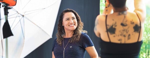 Shopping Della celebra Dia da Mulher com ensaio fotográfico profissional gratuito