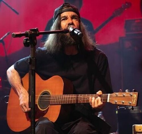 Show gratuito com Armandinho na Guarda do Embaú; confira programação