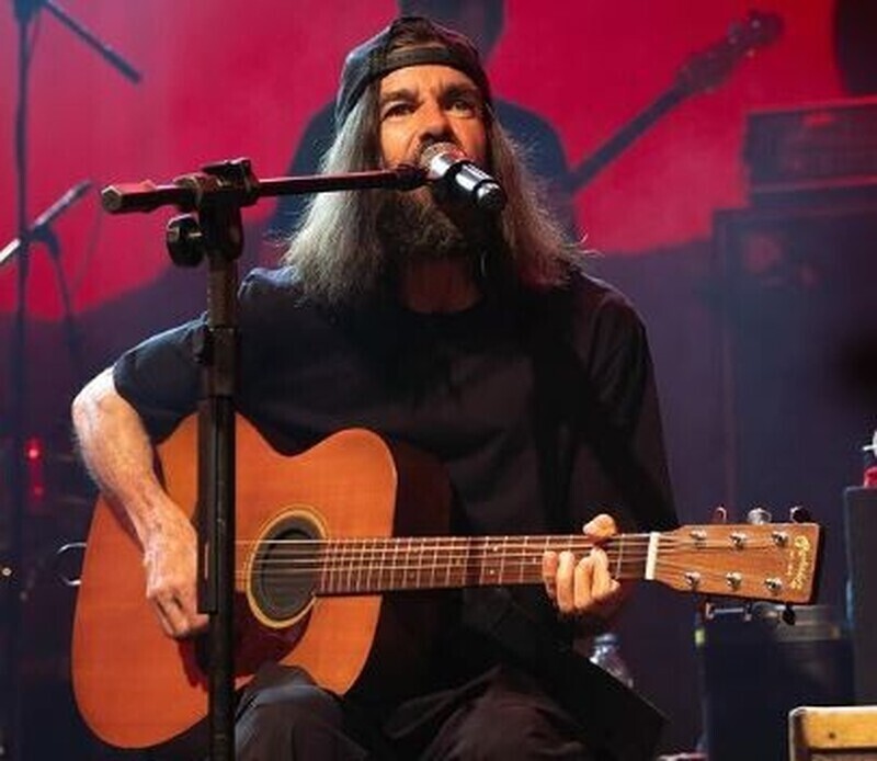 Show gratuito com Armandinho na Guarda do Embaú; confira programação