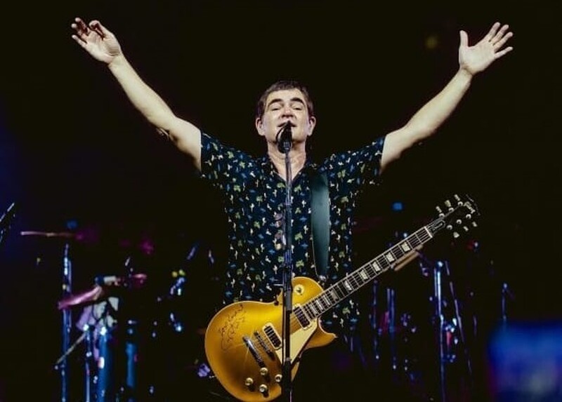 Show gratuito com Samuel Rosa na Festa do Peixe