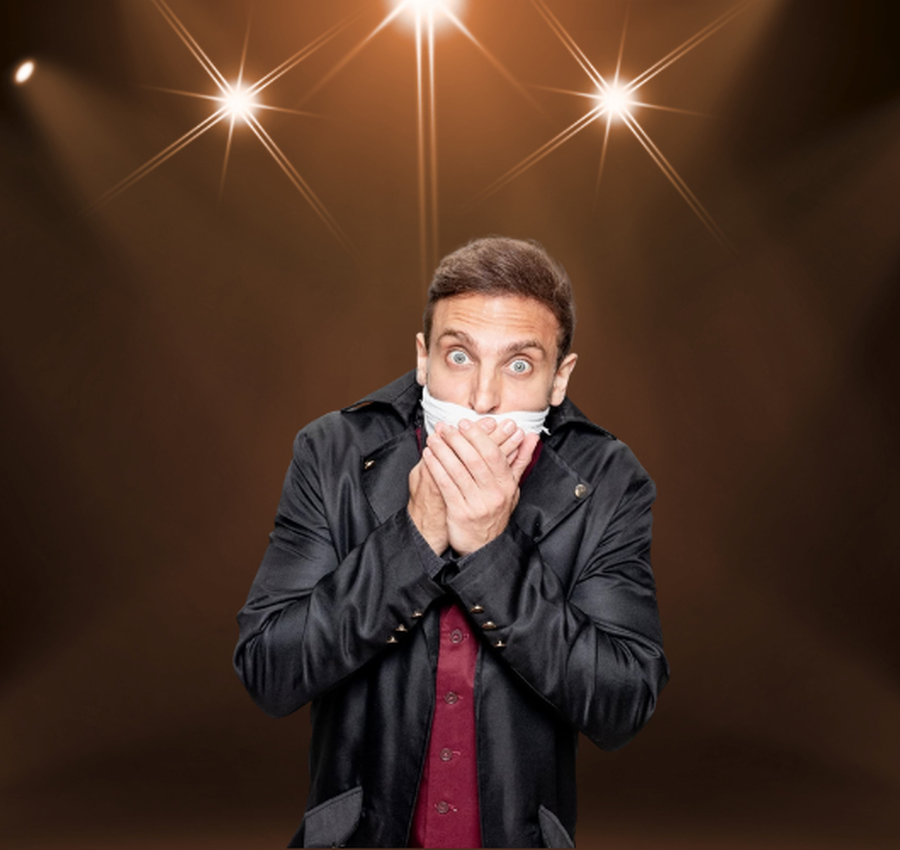 Léo Lins apresenta espetáculo “Enterradovivo” em Criciúma