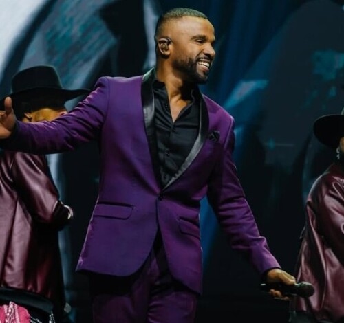 Alexandre Pires apresenta show Pagonejo Bão em Tubarão