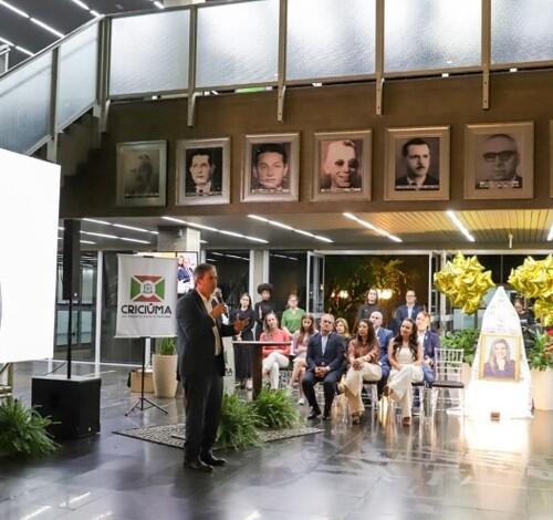 Noite de celebração e homenagem às mulheres com a Medalha Thati Teixeira