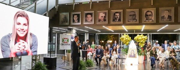 Noite de celebração e homenagem às mulheres com a Medalha Thati Teixeira