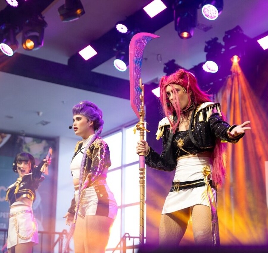 Heroínas do K-Pop e Caça aos Ovos no Nações Shopping