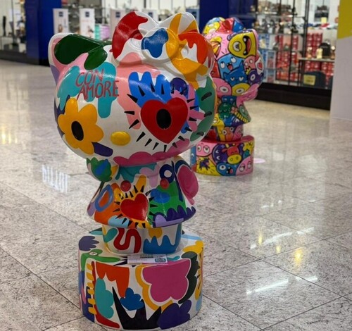 Hello Kitty Parade ocupa corredores do Nações Shopping com exposição gratuita