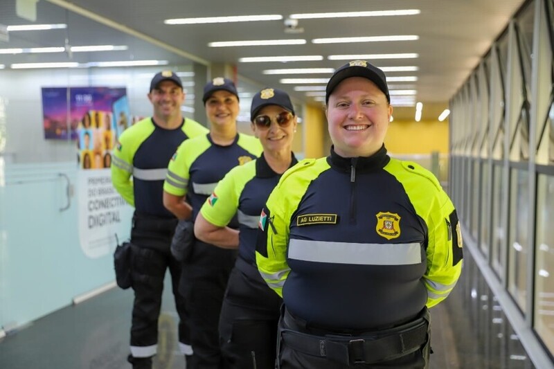 Criciúma adota novo uniforme para agentes de trânsito