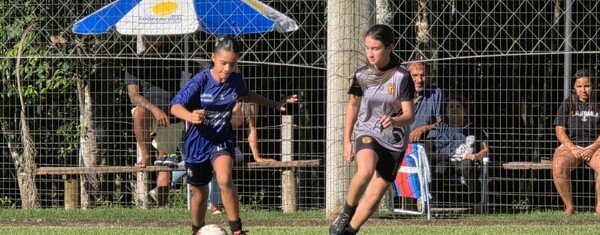 Festival de escolinhas movimenta futebol feminino na sede da Coopercocal