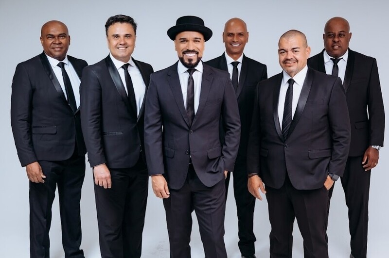 Só Pra Contrariar faz show gratuito em Balneário Camboriú