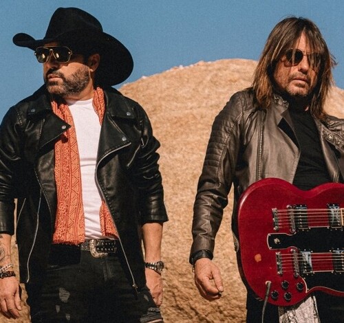 Show de Edson & Hudson em Criciúma reúne sertanejo e clássicos do rock