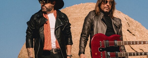 Show de Edson & Hudson em Criciúma reúne sertanejo e clássicos do rock