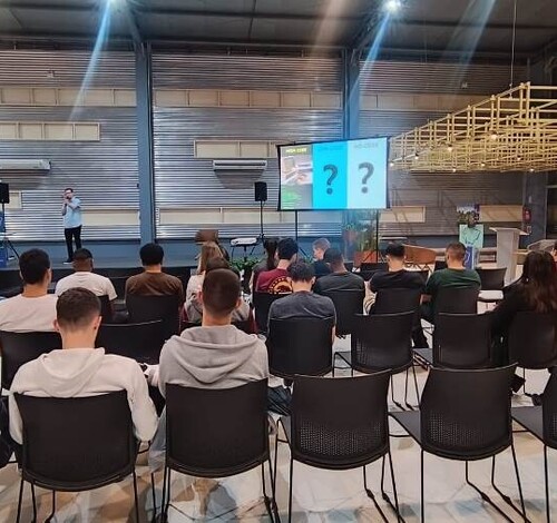 Futuro das soluções digitais pauta abertura da Feira da Inovação Unesc