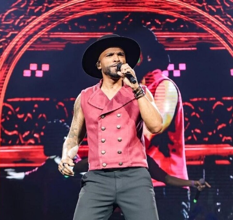 Alexandre Pires apresenta show Pagonejo Bão em Tubarão