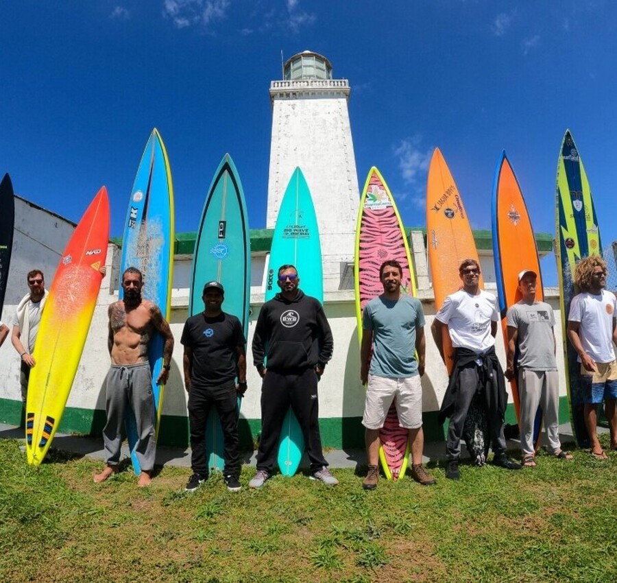 AO VIVO: CBSurf Big Wave Mormaii 2026 em Laguna; assista direto do Farol de Santa Marta