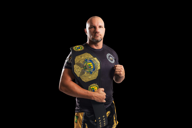 Lutador do Sul de SC busca apoio para disputar Mundial de Muay Thai na Tailândia