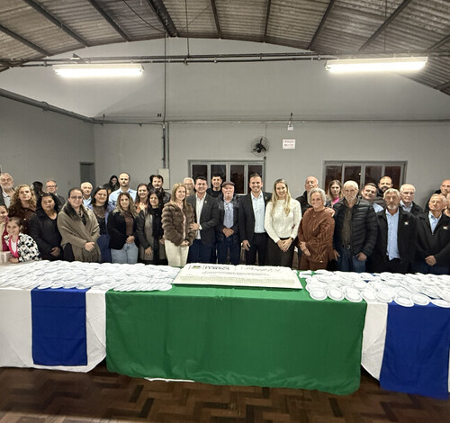 Morro da Fumaça inicia celebrações dos 64 anos com corte do bolo e missa