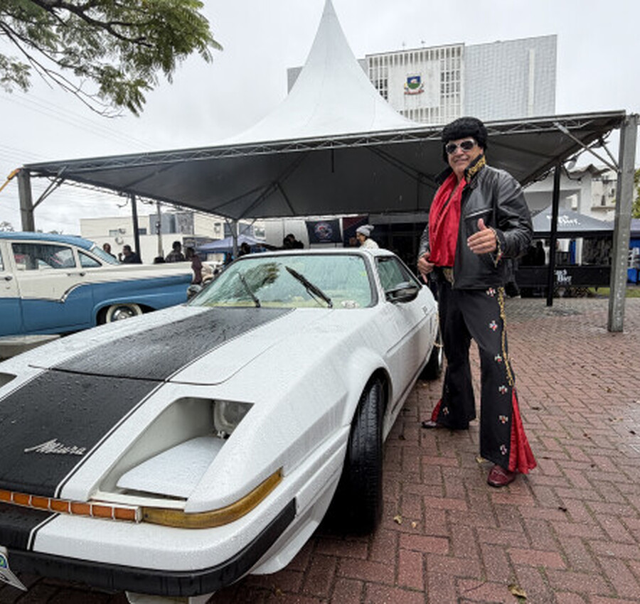Carros antigos, nostalgia e Elvis Presley marcam evento na Maggiofest 2026