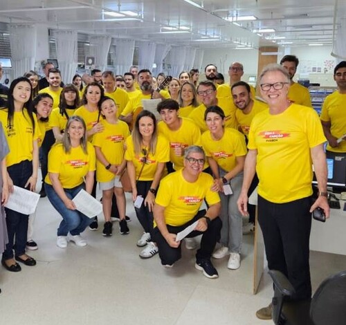 Coral da Farben leva alegria ao Hospital São José