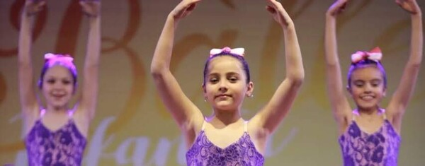 Festival de dança e roda de capoeira no Nações Shopping