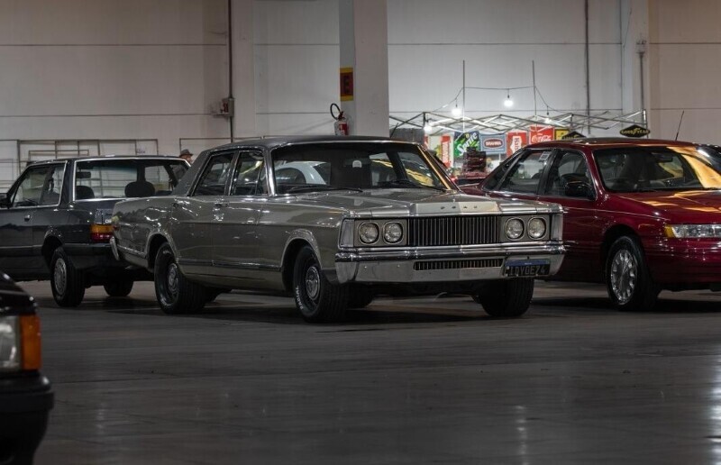 Exposição de carros clássicos leva nostalgia e memória afetiva ao Nações Shopping