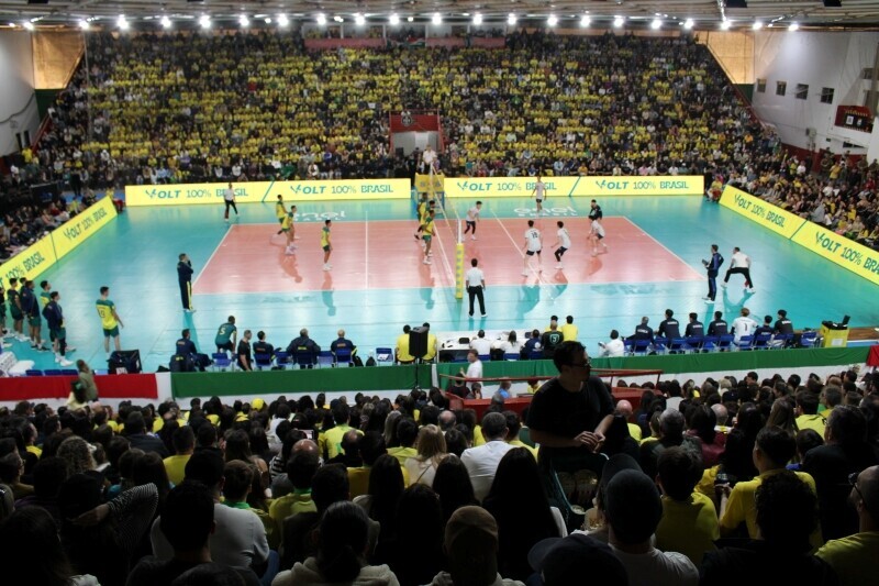 Ingressos à venda: Seleção Brasileira de Vôlei enfrenta o Chile em Criciúma e Tubarão