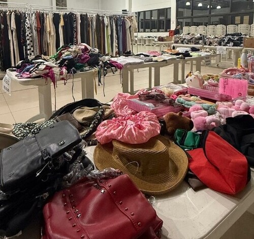 Bazar Solidário em Criciúma terá roupas novas, calçados e acessórios a preços acessíveis